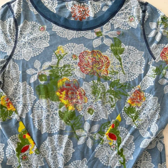 Women’s Vintage Free People Floral Print Long Sleeve Tee - Size Large - Picture 3 of 4